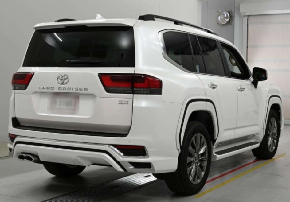 2023 Toyota Land Cruiser Wagon  ZX 4WD — photo 3