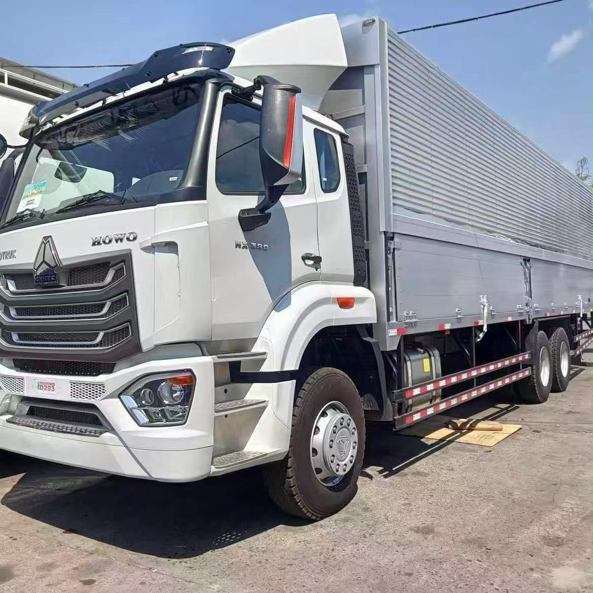 2026 Howo TX290 4x2 Van Howo