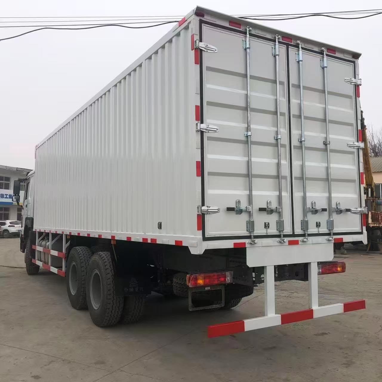 2026 Howo TX290 4x2 Van Howo — photo 4