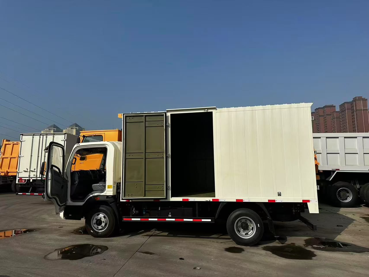 2022 HOWO VAN VAN TRUCK 5T — photo 4