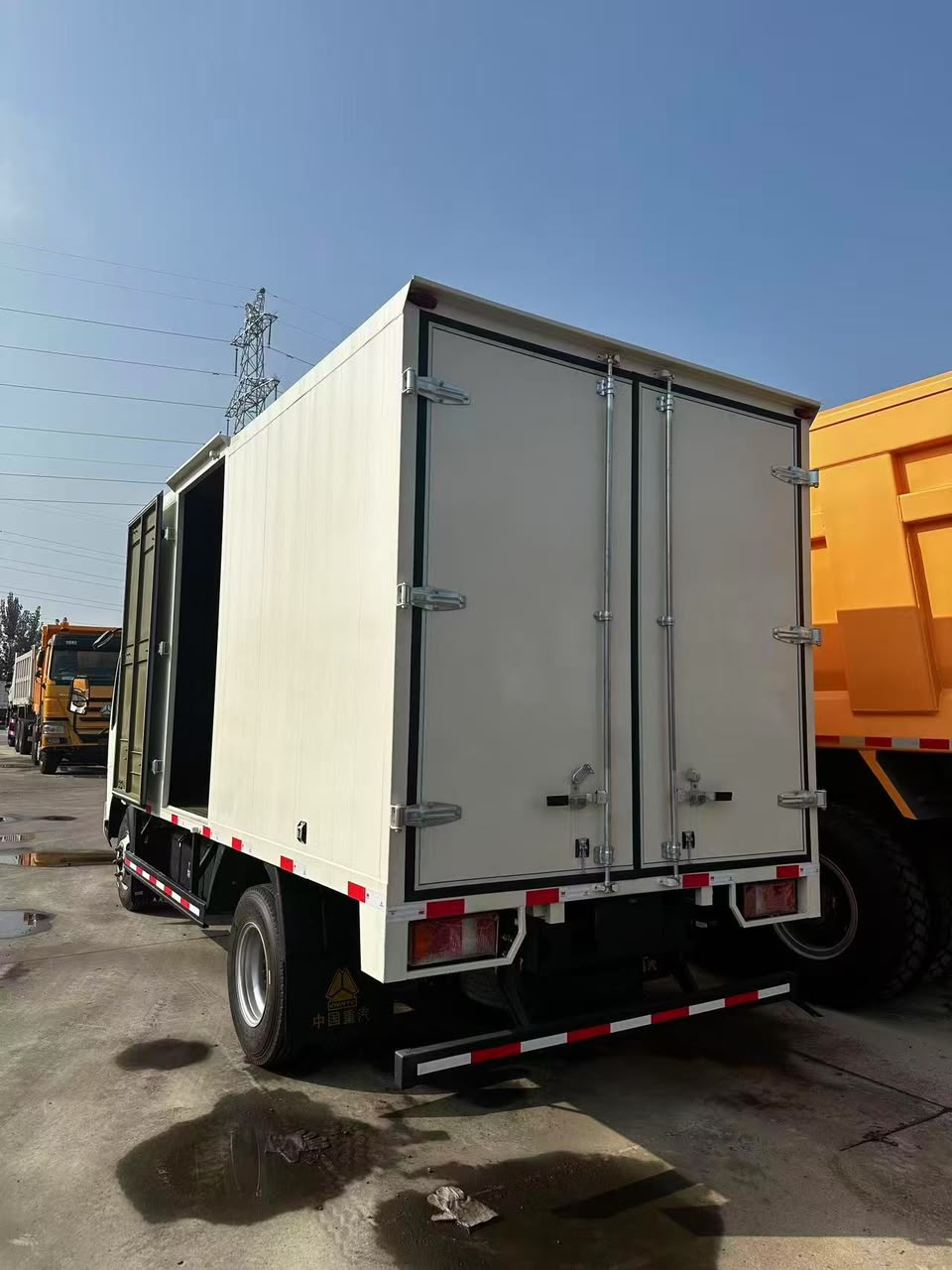 2022 HOWO VAN VAN TRUCK 5T — photo 5