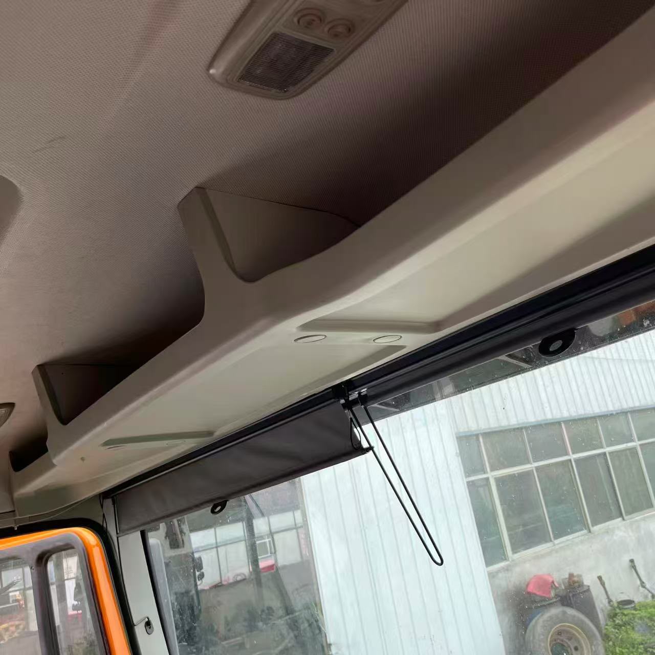 2021 SHACMAN Van — photo 2