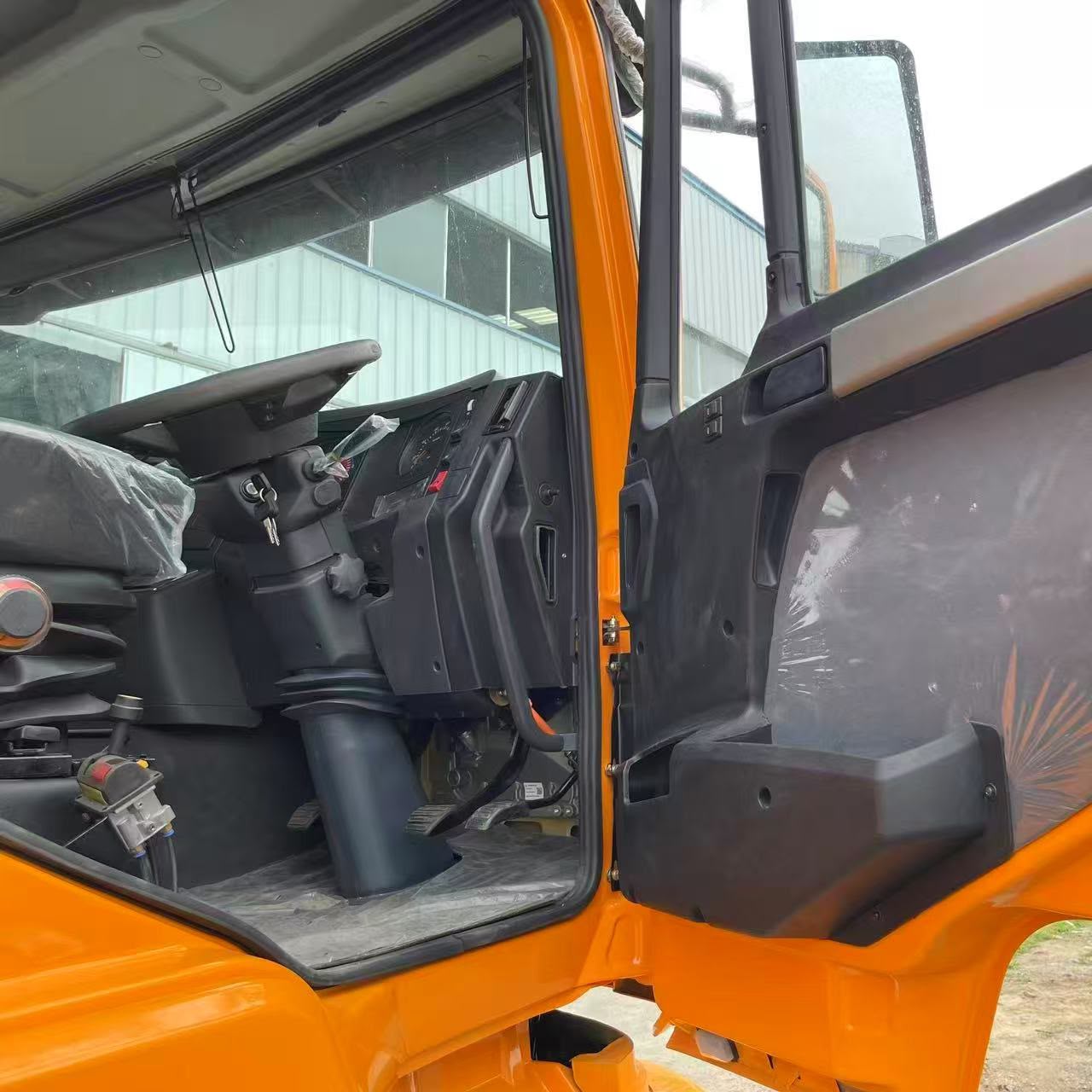 2021 SHACMAN Van — photo 5