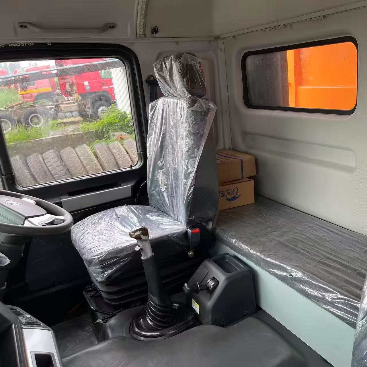 2021 SHACMAN Van — photo 6