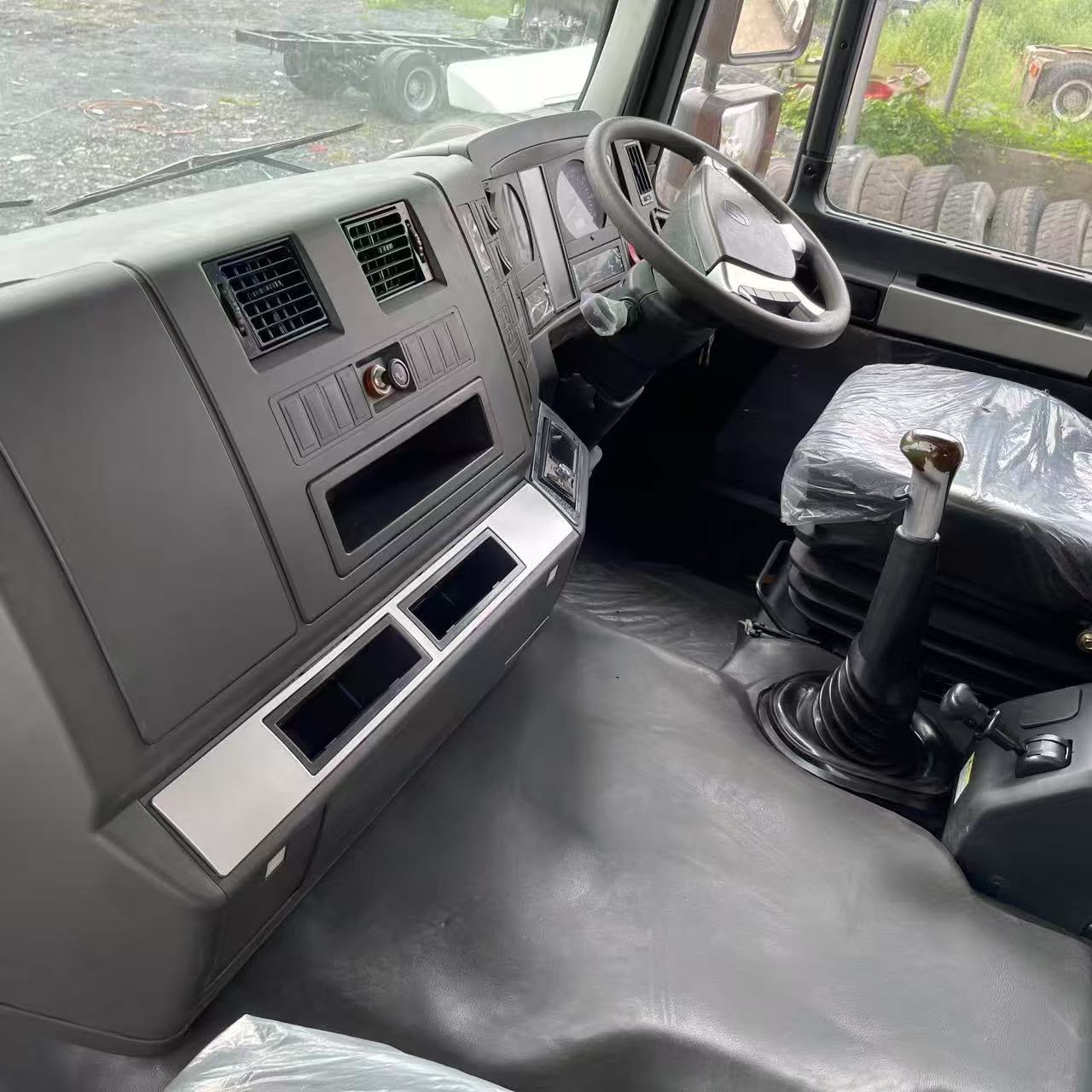 2021 SHACMAN Van — photo 7