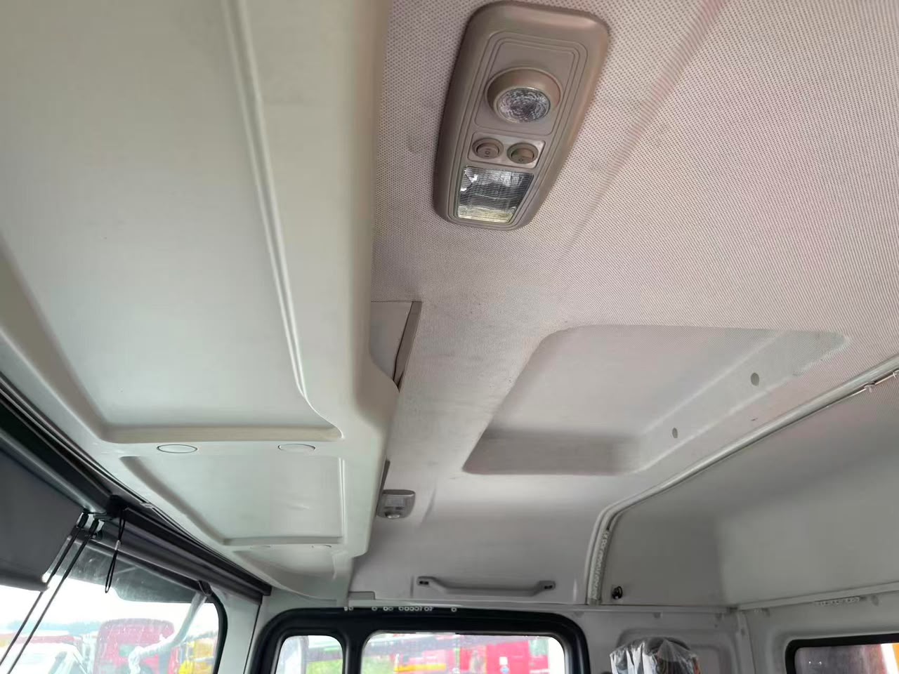 2021 SHACMAN Van — photo 8