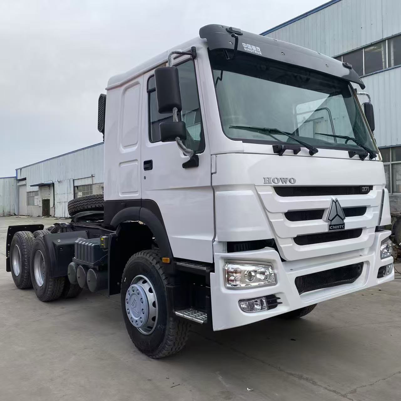 2023 howo 6x4 tractor Iowbed 3  Axles