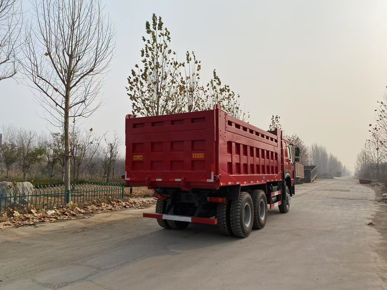 2019 howo 6x4 tippe 371hp,Rhd — photo 2