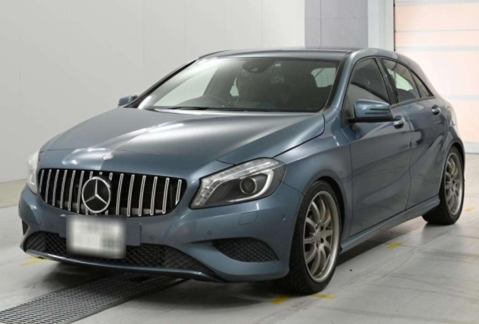 2023 MERCEDES-BENZ A180 — photo 2