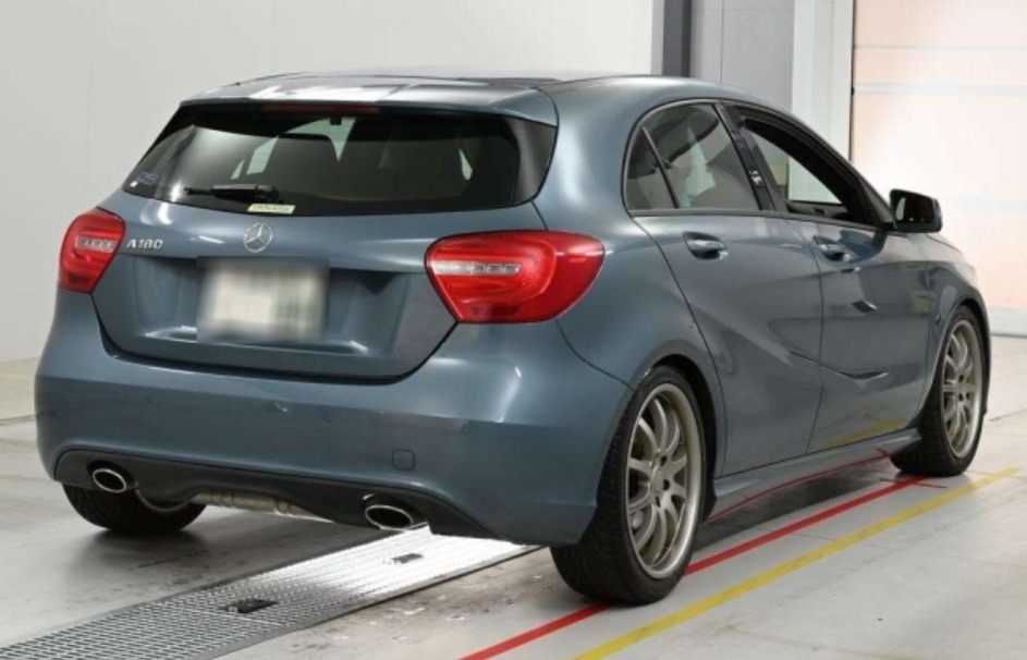 2023 MERCEDES-BENZ A180 — photo 3