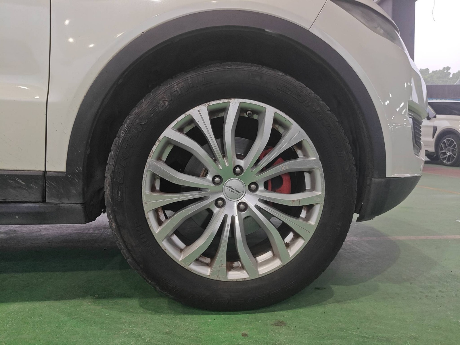 2016 Landwind X7 — photo 3