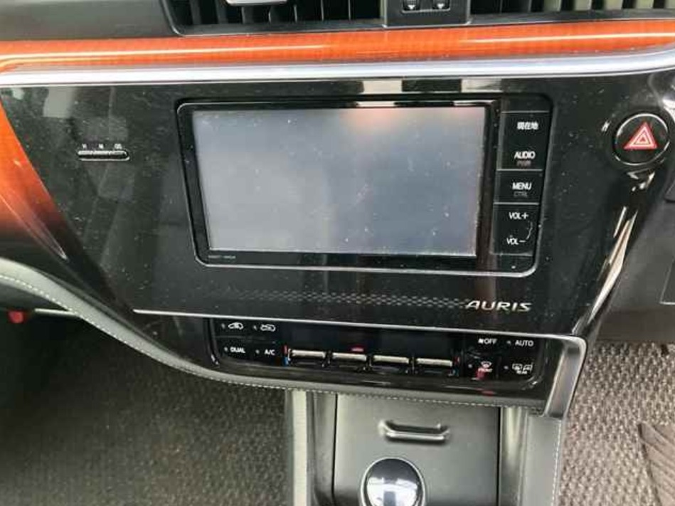 2015 TOYOTA Auris 120T — photo 6