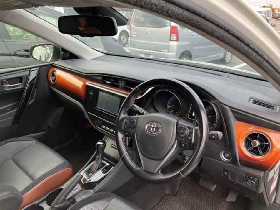 2015 TOYOTA Auris 120T — photo 8