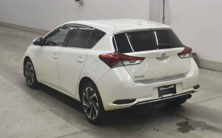 2015 TOYOTA Auris 120T — photo 10