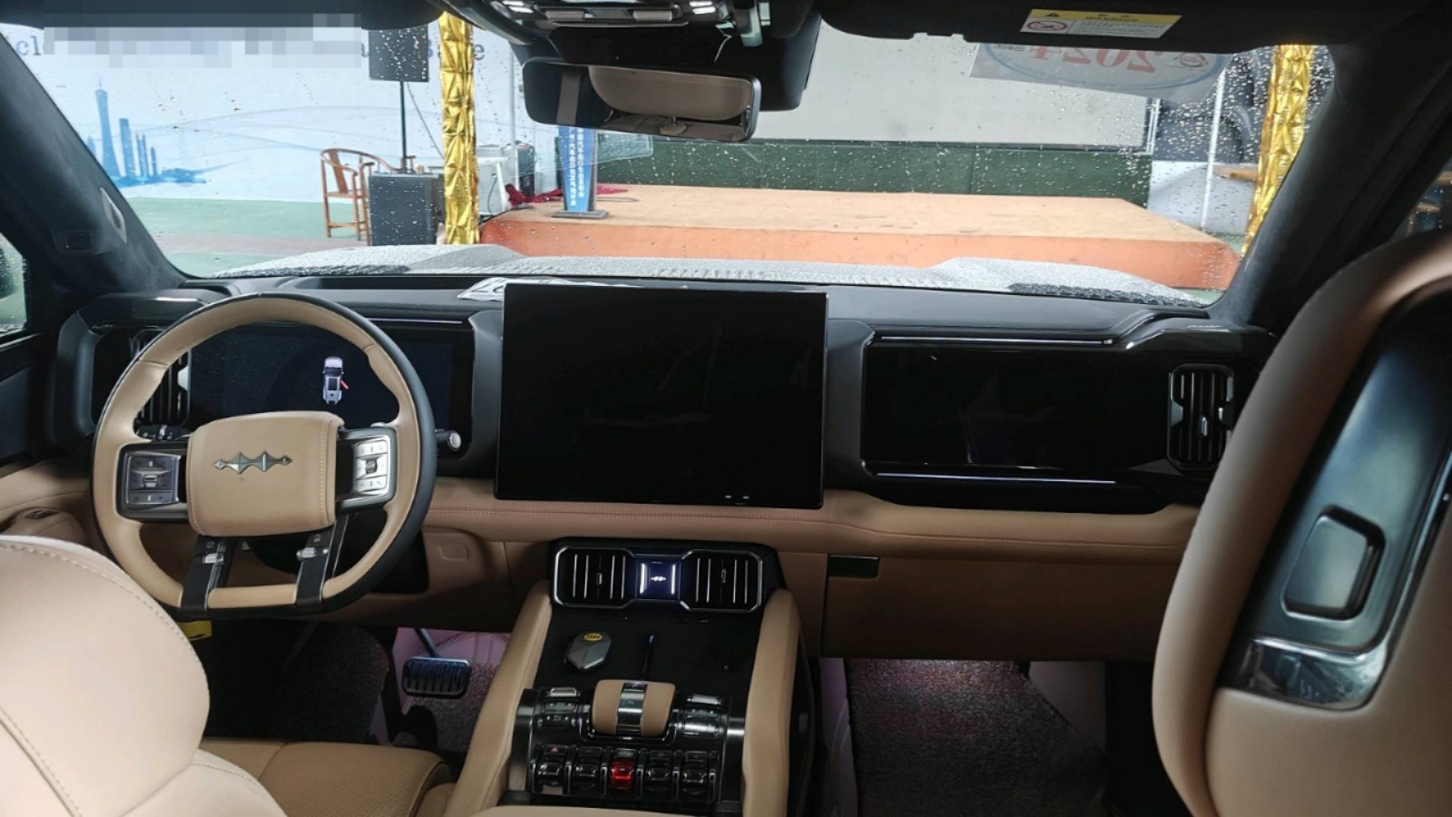 2025 BYD Leopard 8 — photo 2