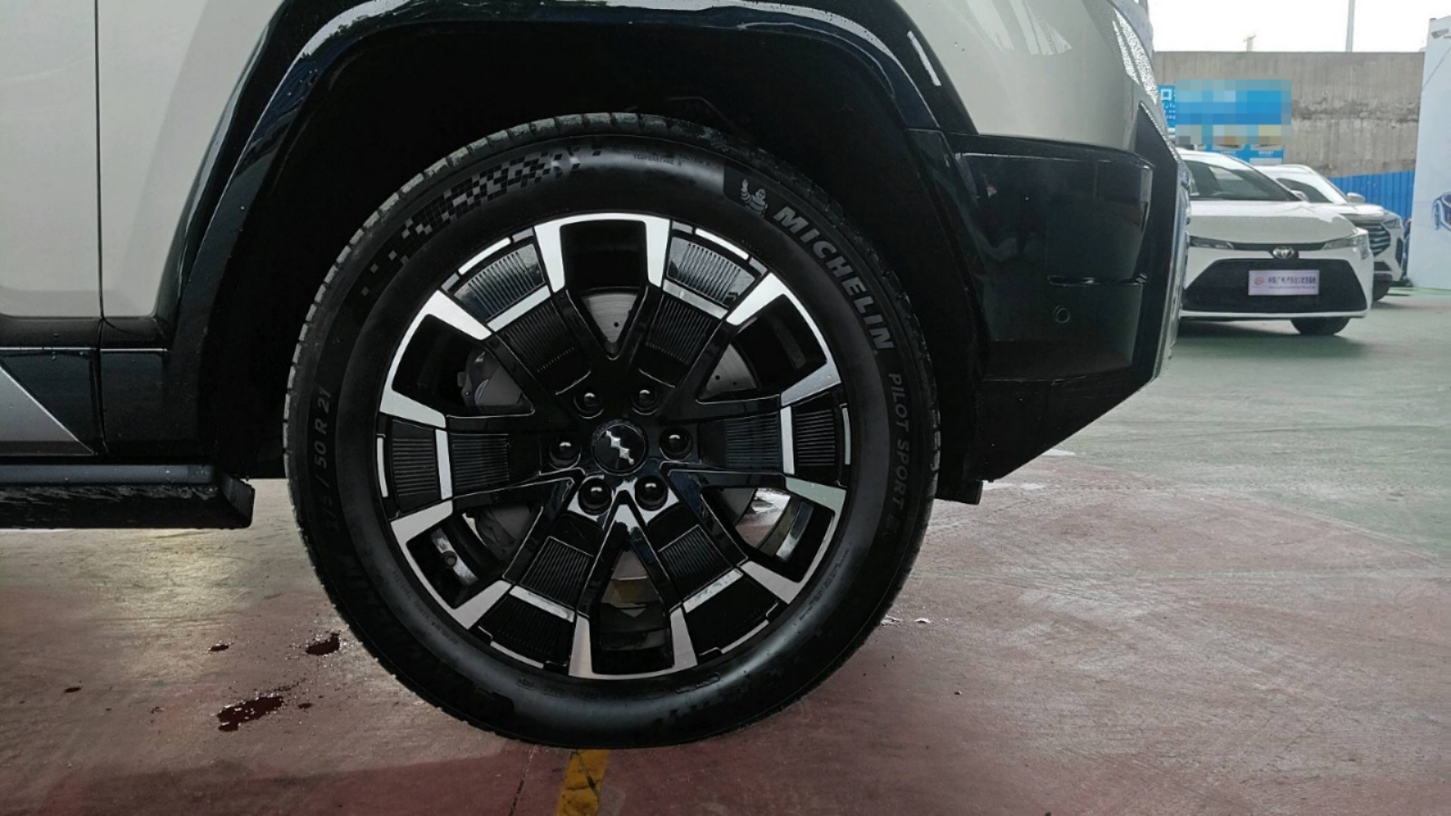 2025 BYD Leopard 8 — photo 3