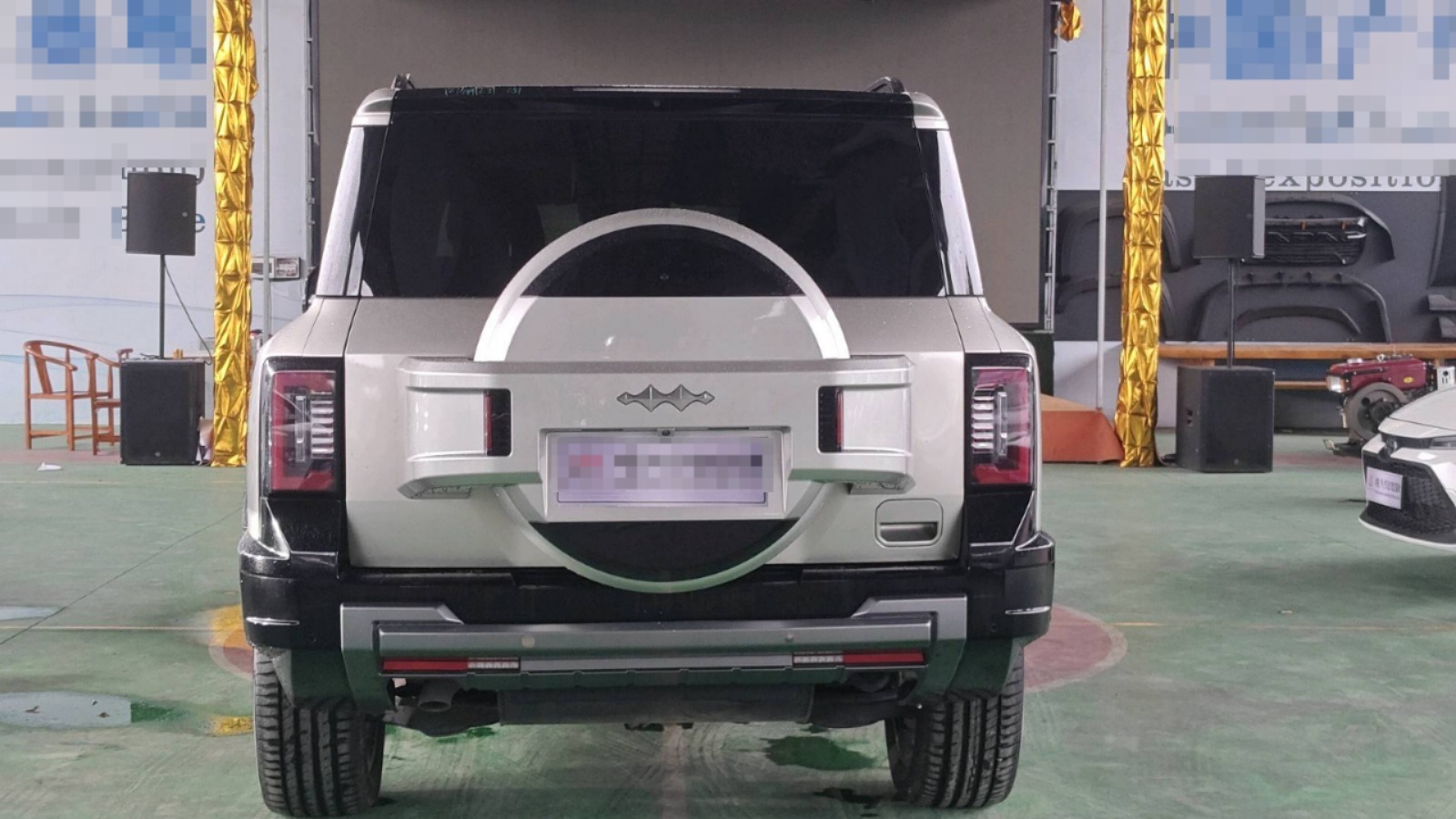 2025 BYD Leopard 8 — photo 5