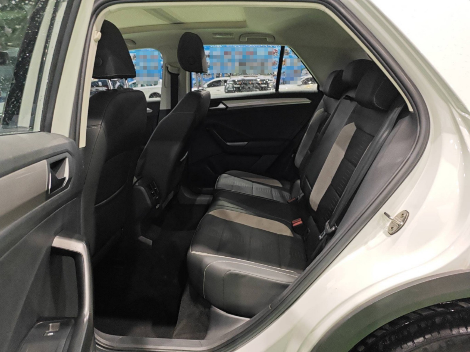 2023 Volkswagen T-ROC — photo 10