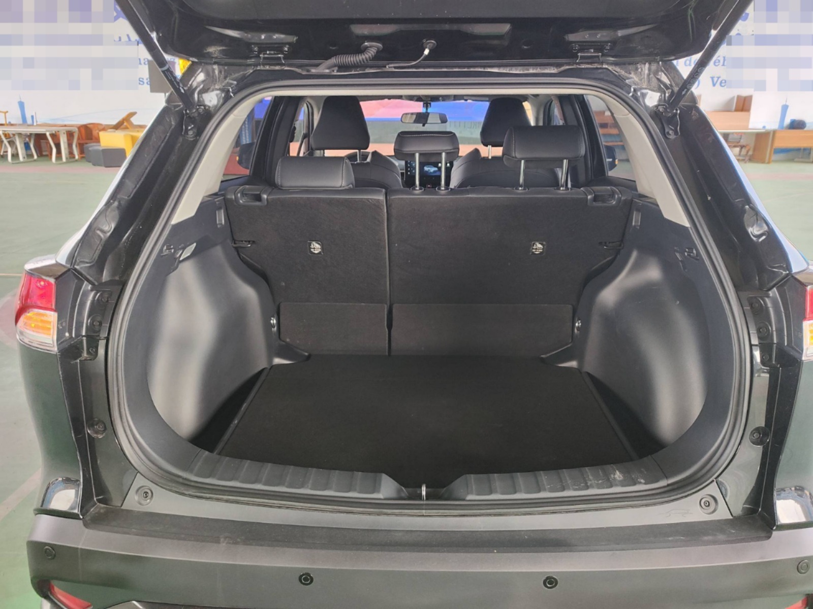 2025 Toyota Land Cruiser — photo 2