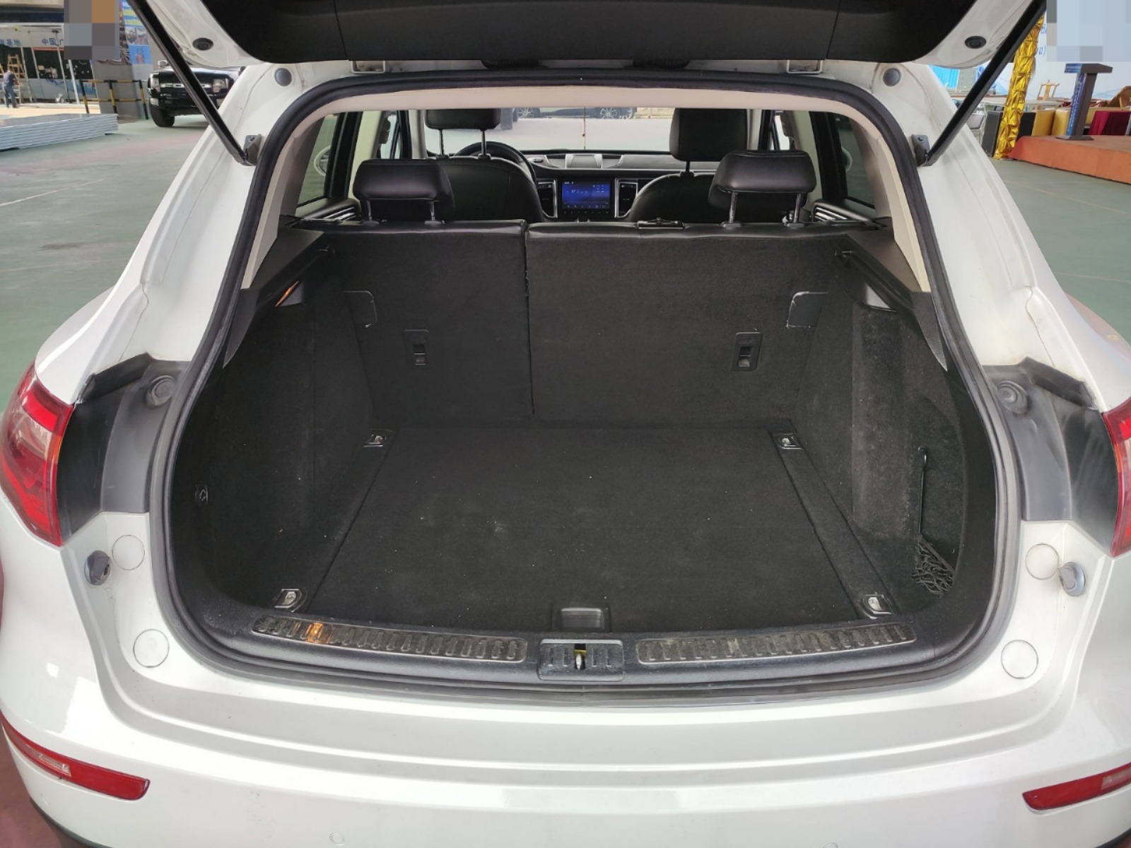 2017 Zotye SR9 — photo 4