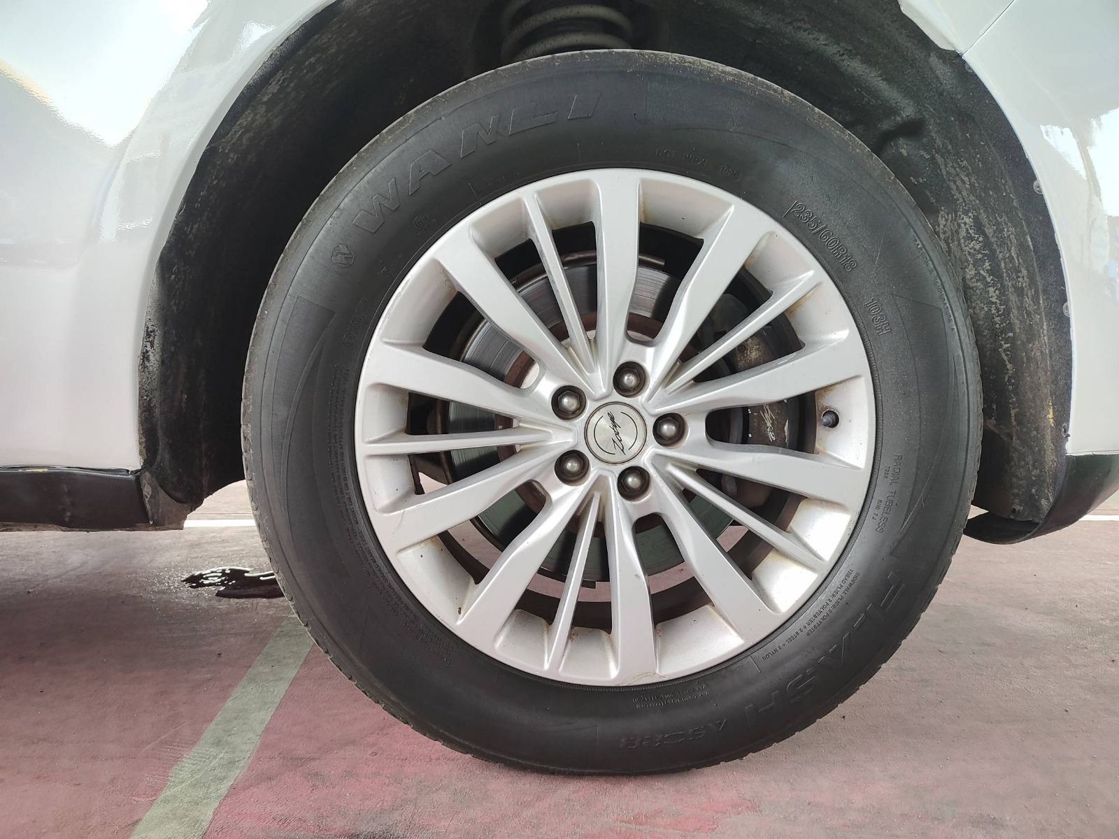 2017 Zotye SR9 — photo 8
