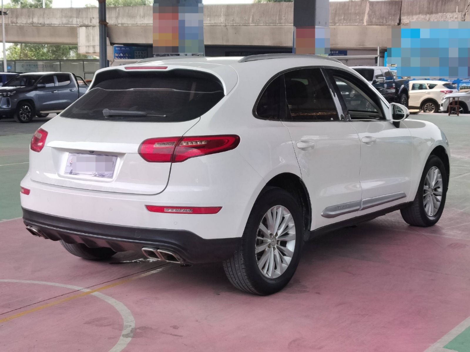 2017 Zotye SR9 — photo 12