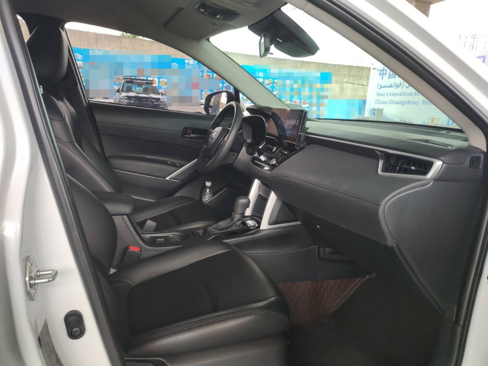 2025 Toyota Corolla — photo 8
