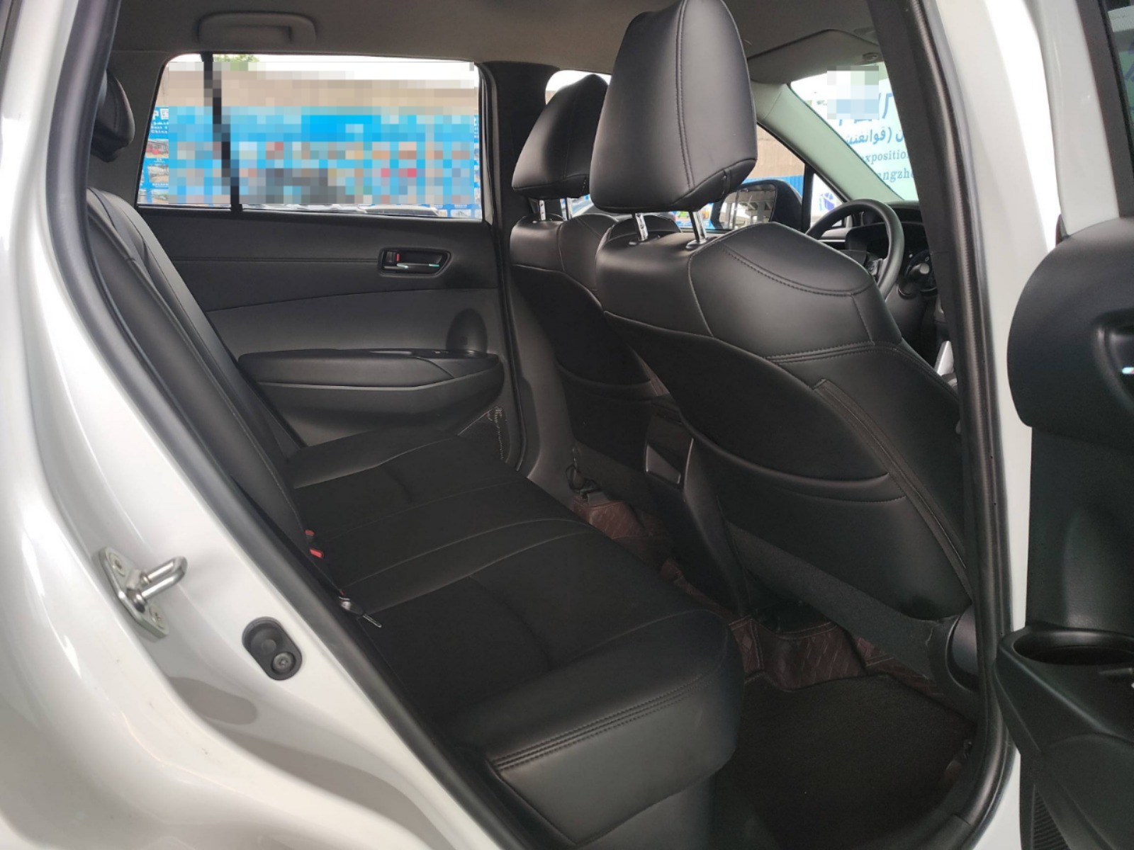 2025 Toyota Corolla — photo 10