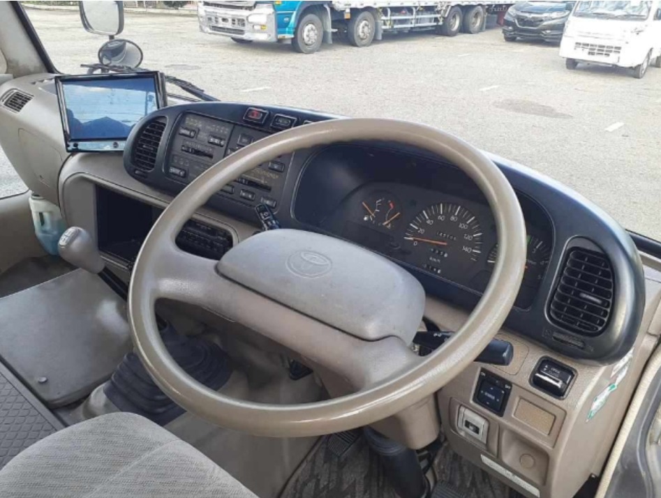 1995 TOYOTA  Coaster Coaster — photo 8