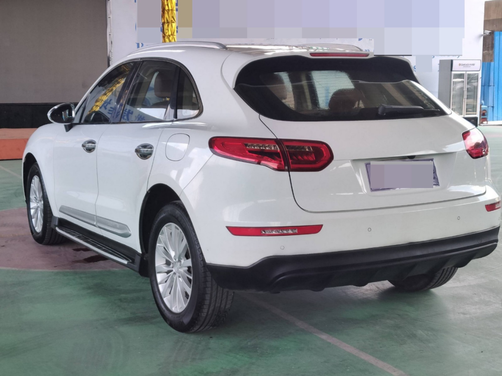 2017 Zotye SR9 — photo 2