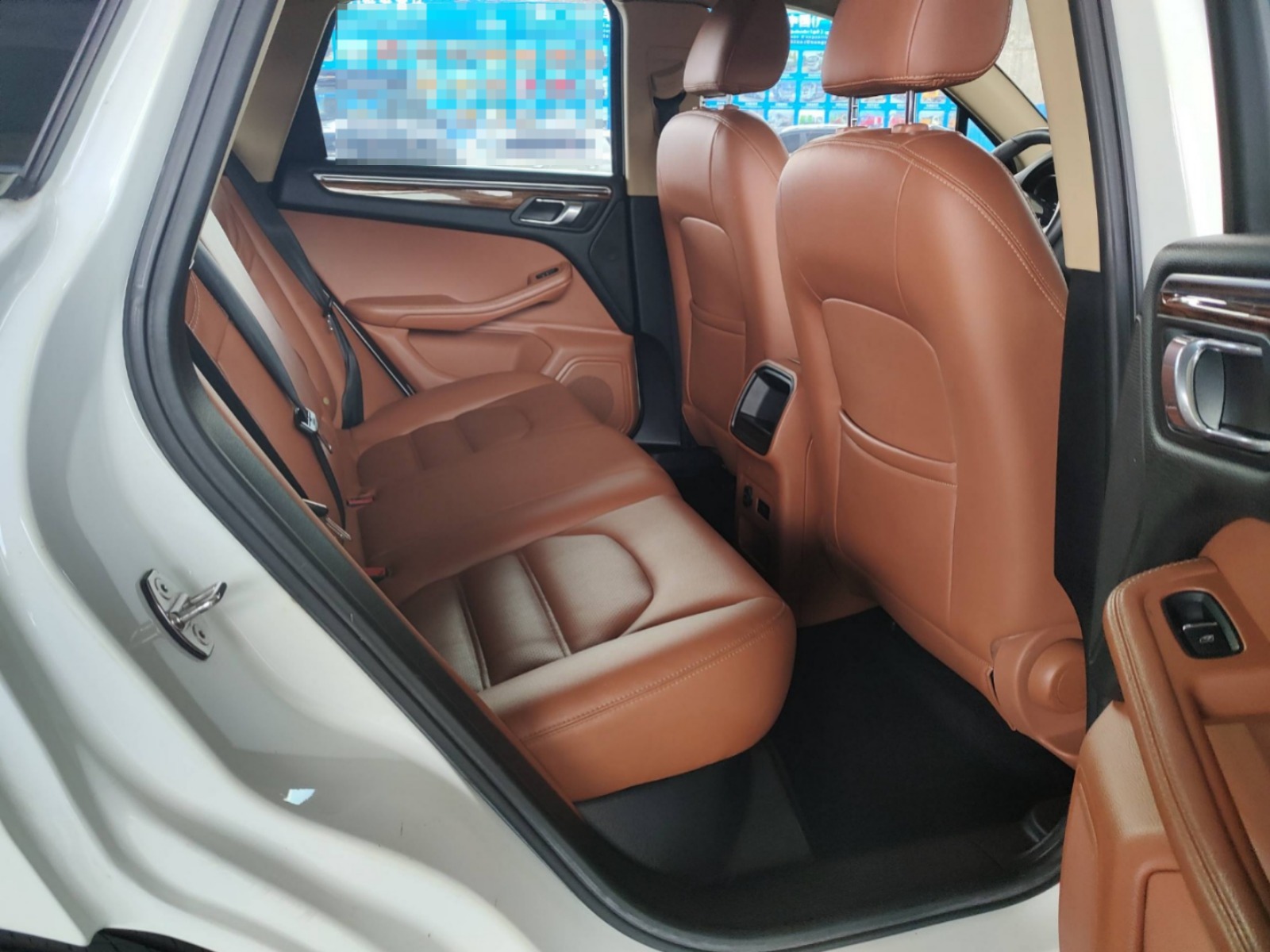 2017 Zotye SR9 — photo 11