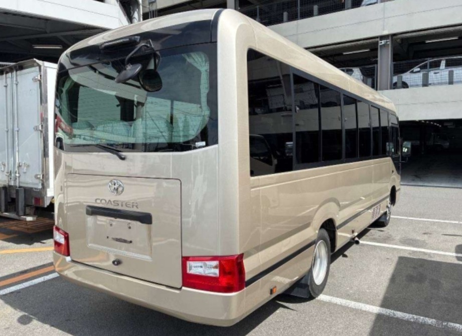 2017 Toyota Coaster — photo 2