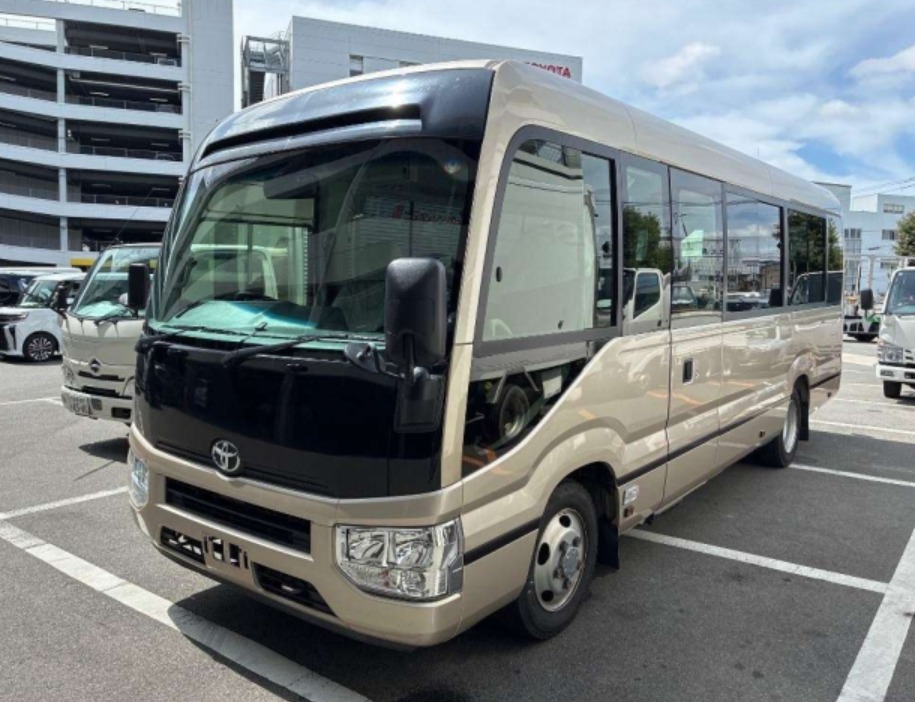 2017 Toyota Coaster — photo 6