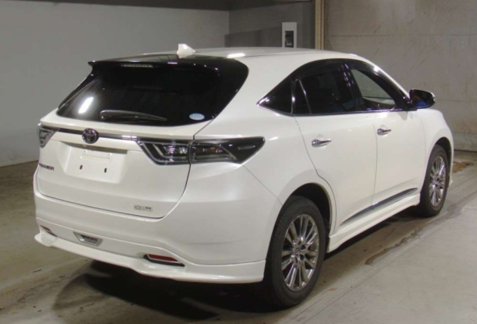 2015 Toyota Harrier — photo 2