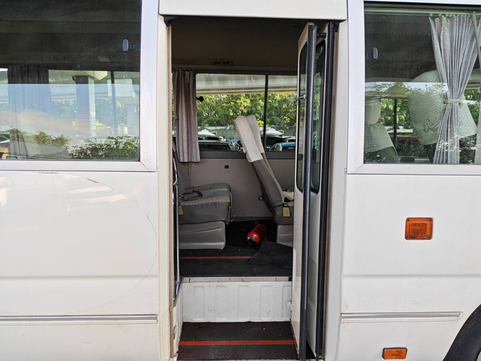 2004 Toyota Coaster Minibus — photo 3