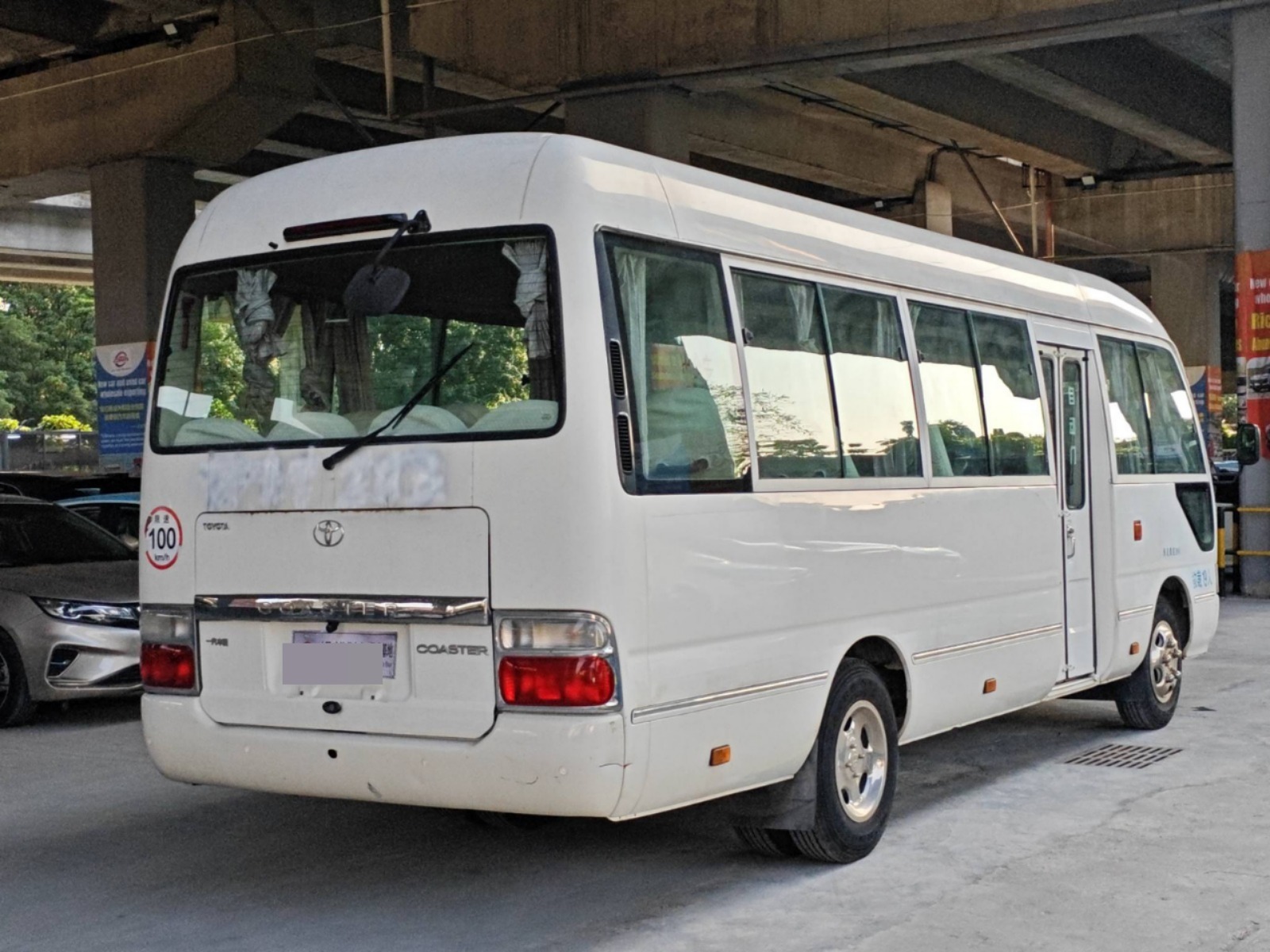 2004 Toyota Coaster Minibus — photo 13