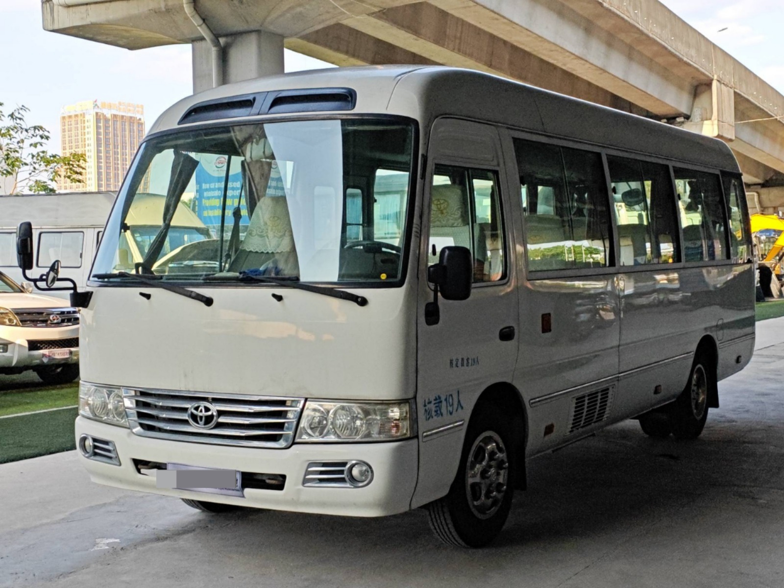 2004 Toyota Coaster Minibus — photo 14