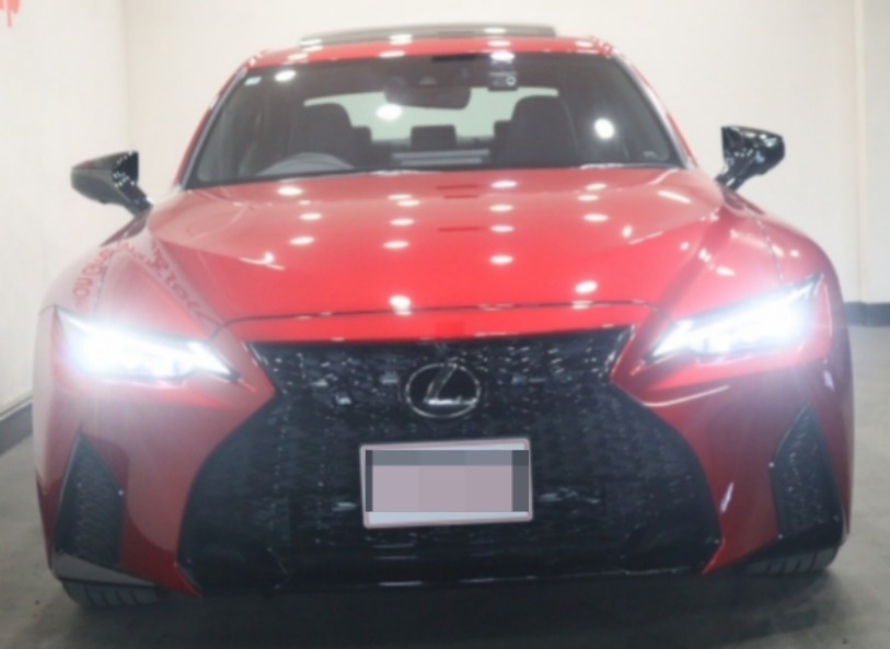 2025 Lexus IS 300h — photo 2