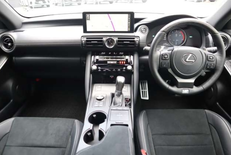 2025 Lexus IS 6AA-AVE30 — photo 9