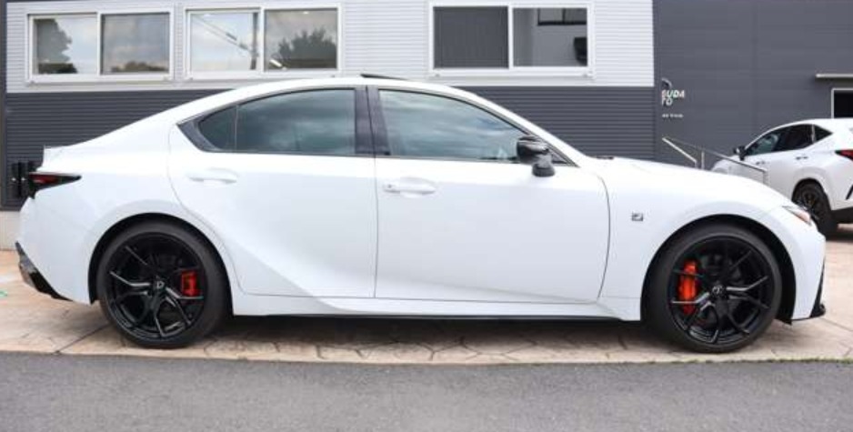 2025 Lexus IS 6AA-AVE30 — photo 13