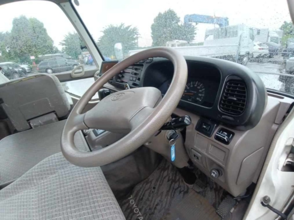 1999 TOYOTA Coaster — photo 9