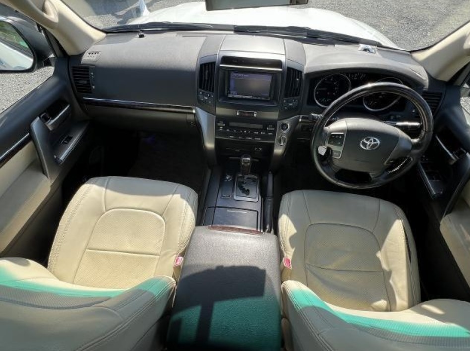 2010 TOYOTA    Land Cruiser Wagon AX URJ202-5001094 — photo 4
