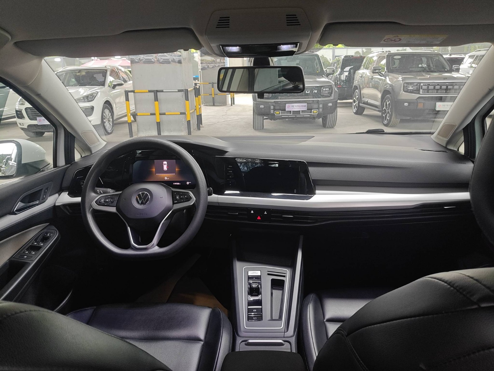 2023 Volkswagen Golf 200TSI DSG — photo 6