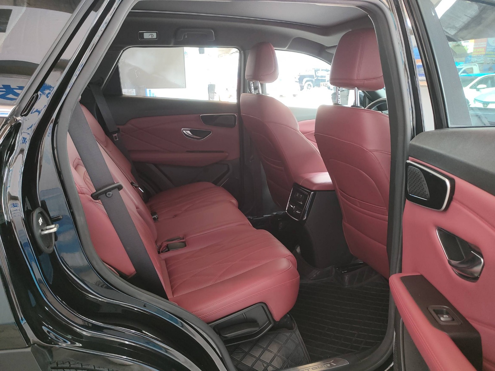 2025 Jetour X70 PLUS — photo 2