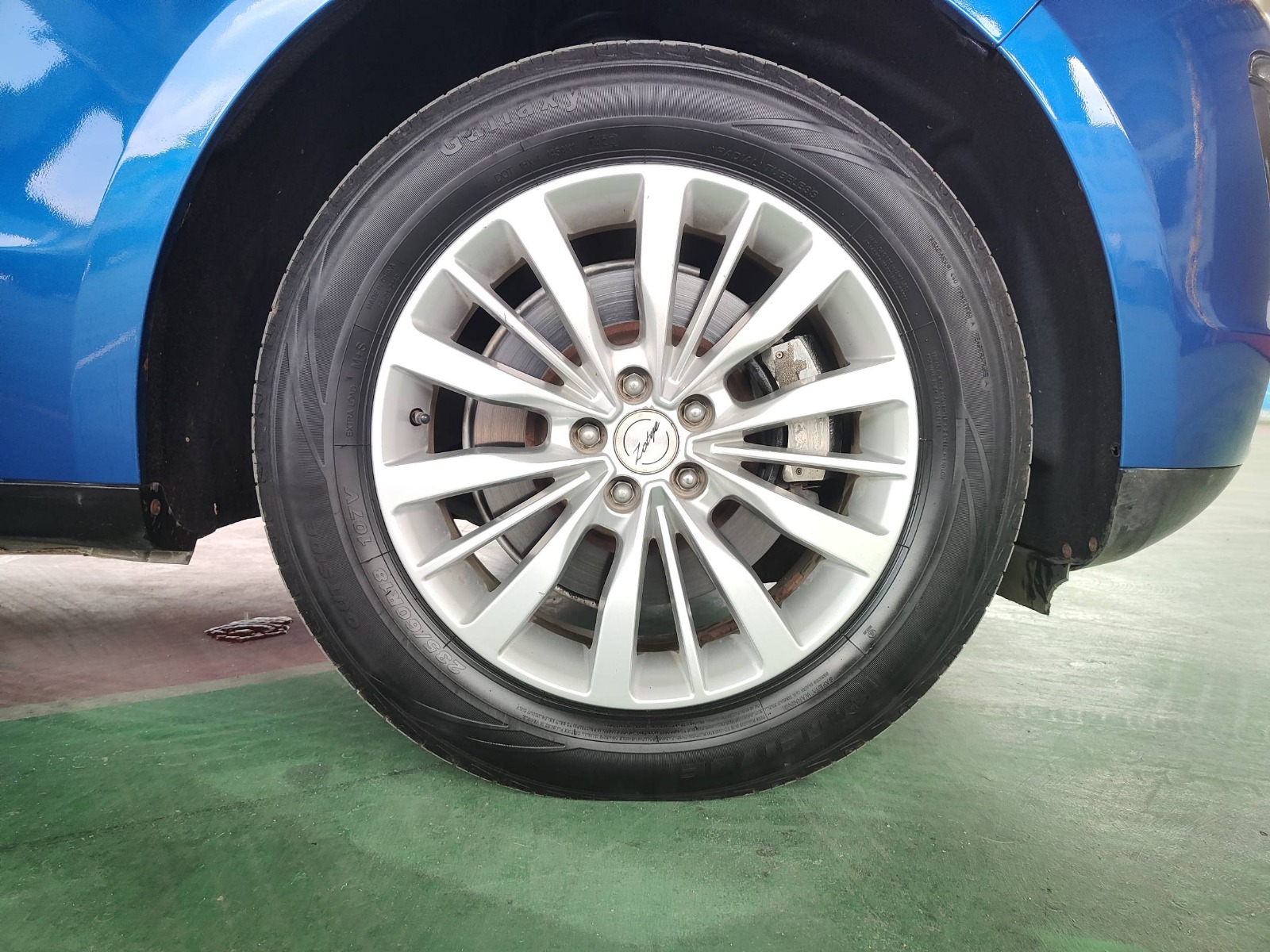 2016 Zotye SR9 — photo 6