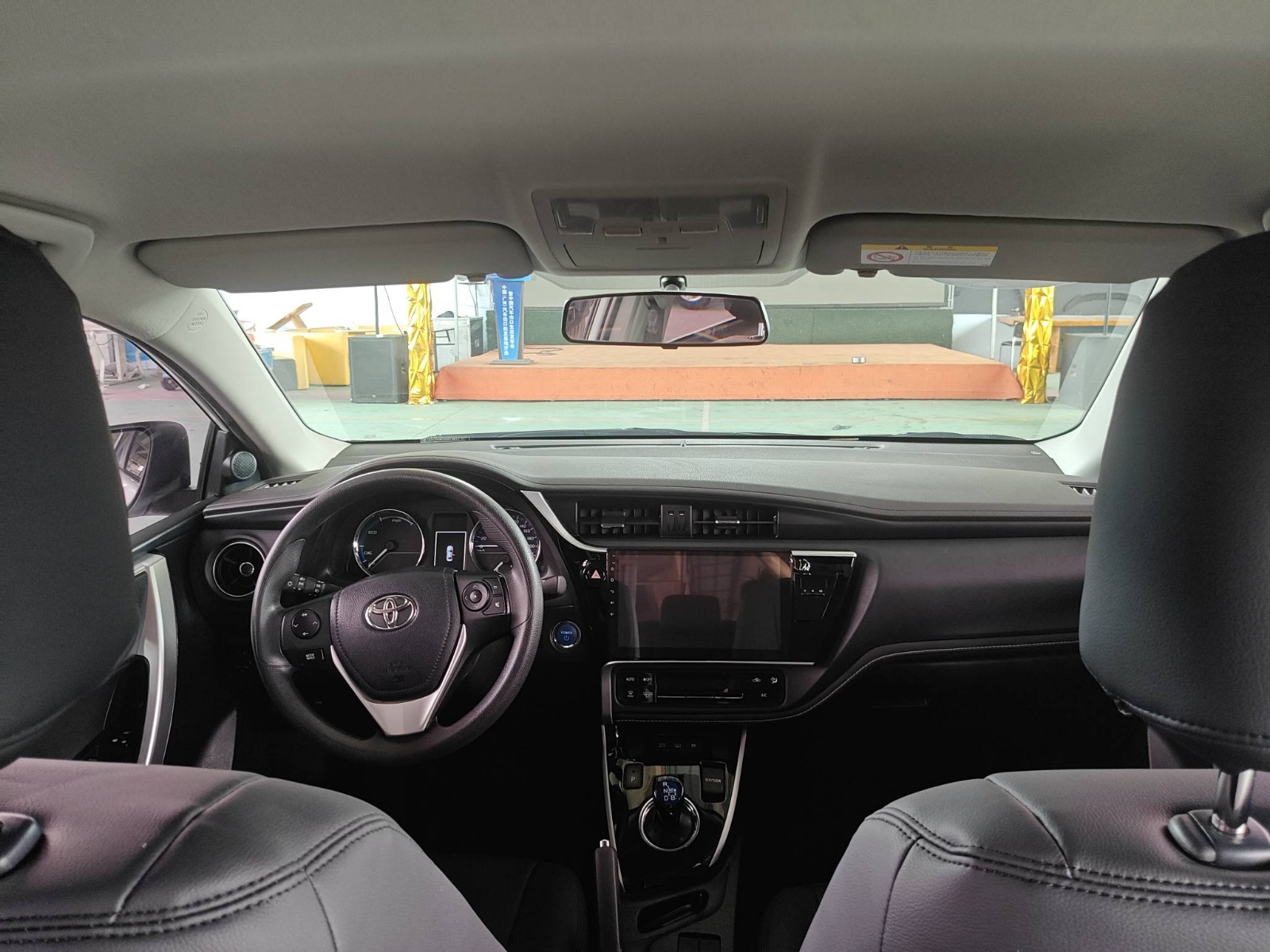 2021 Toyota Corolla Hybrid E+ — photo 2