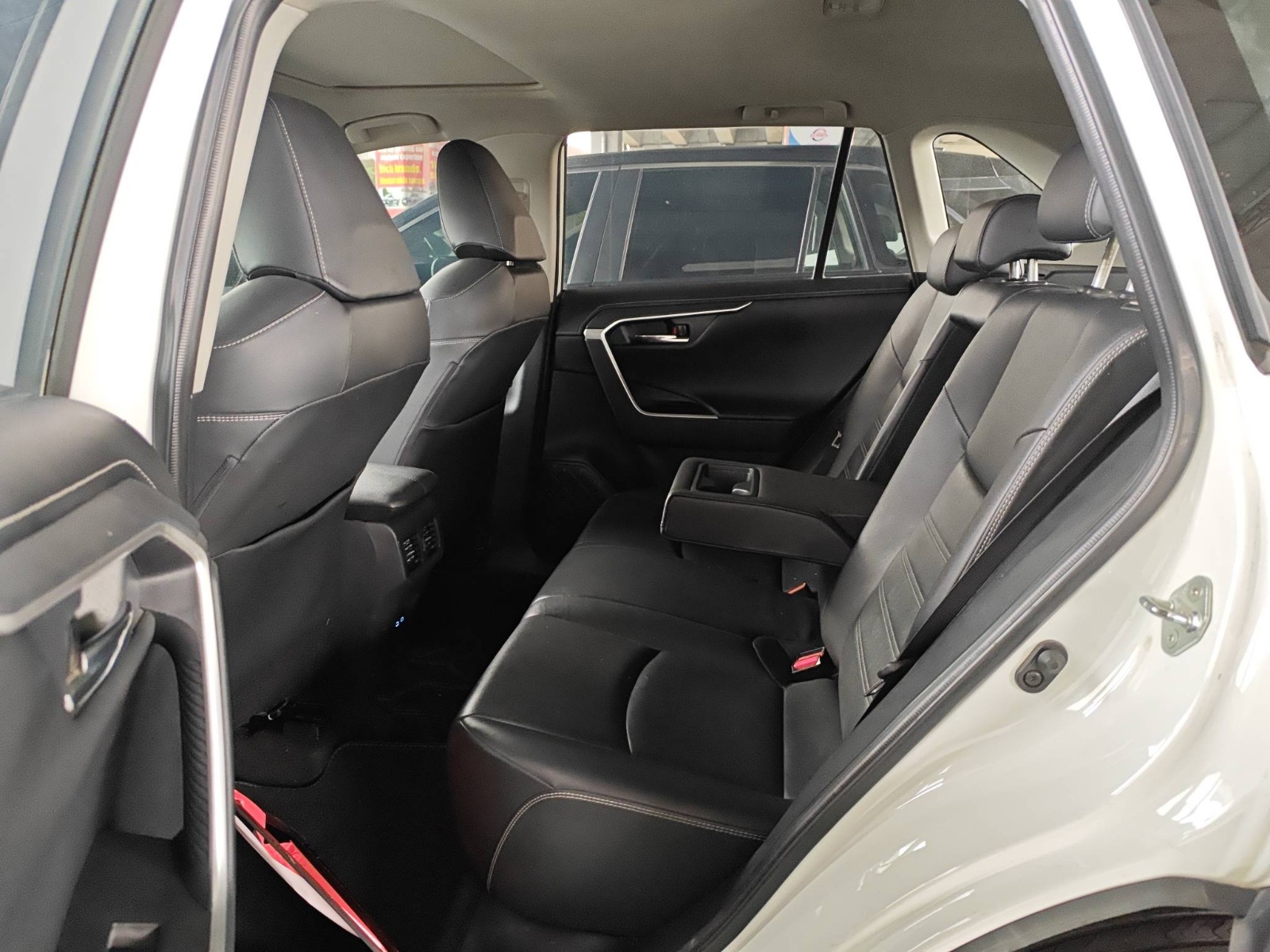 2023 Toyota RAV4 — photo 3