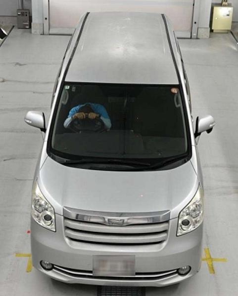 2008 TOYOTA Noah
