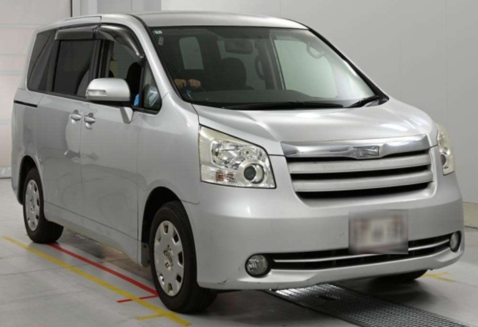 2008 TOYOTA Noah — photo 7