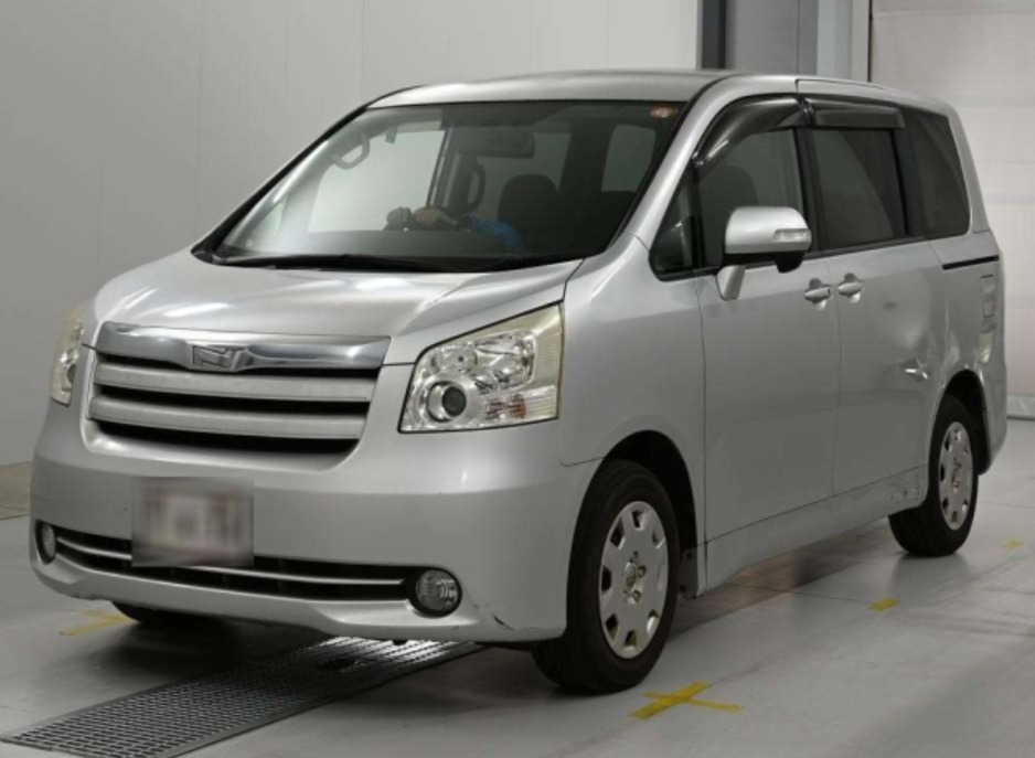 2008 TOYOTA Noah — photo 12